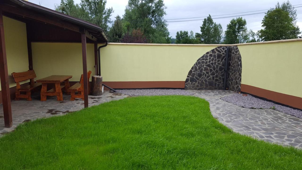 Penzion Terezka Hlucin Exterior photo