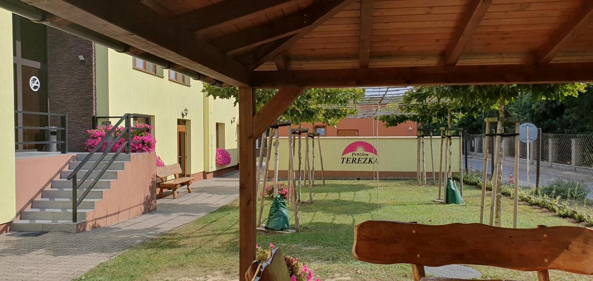 Penzion Terezka Hlucin Exterior photo