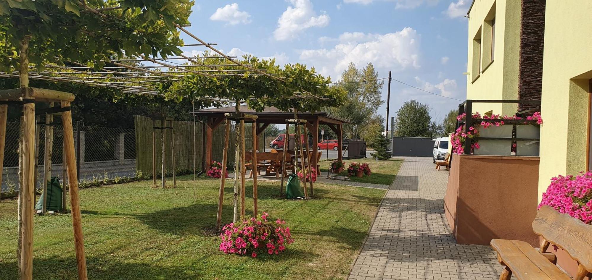 Penzion Terezka Hlucin Exterior photo